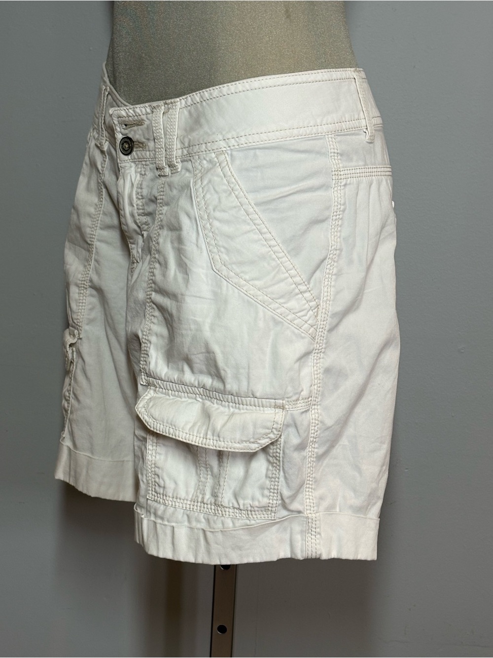 Sonoma White Women's Cargo Shorts with Flap Pockets